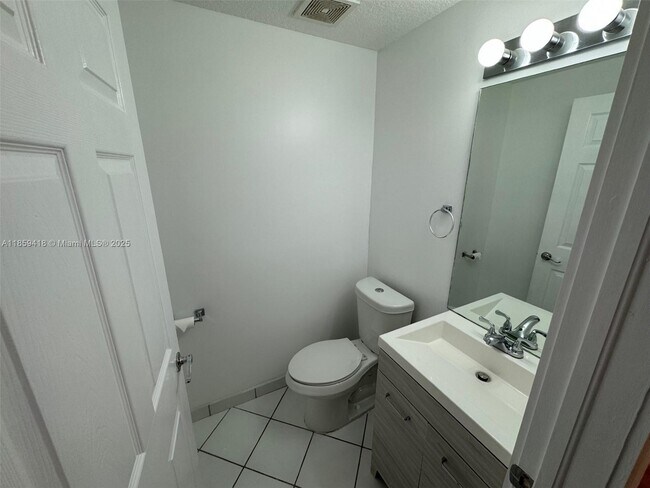 Building Photo - 10245 SW 154th Cir Ct