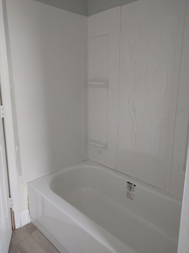 Building Photo - 34 N Franklin St