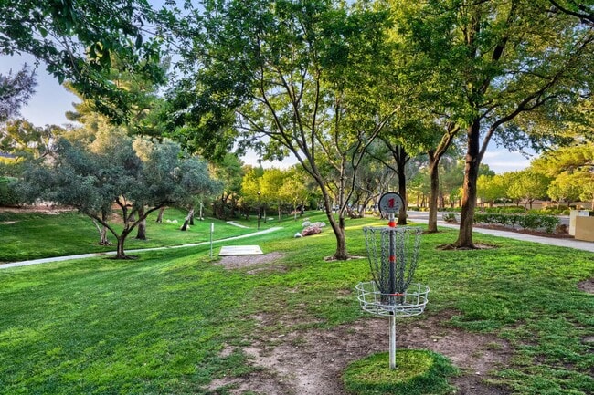 Building Photo - 5 Bedroom Luxury Home In Peccole Ranch!