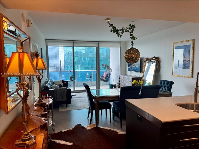 Building Photo - 200 Biscayne Blvd Way