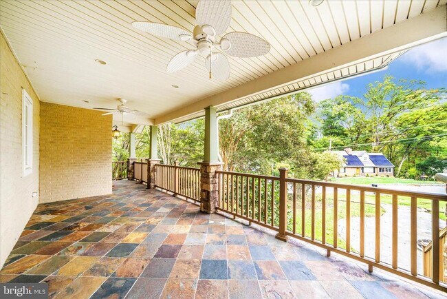 Building Photo - 1925 Pagebrook Rd