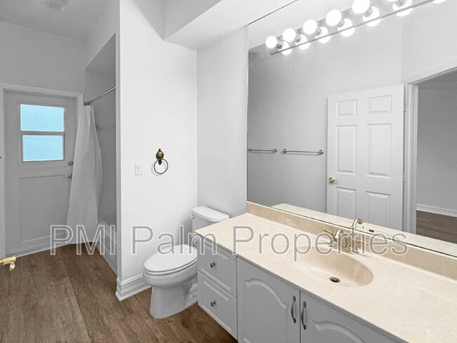 Building Photo - 10293 Allamanda Blvd