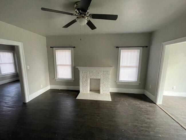 Building Photo - 5 bedroom, 2 bath