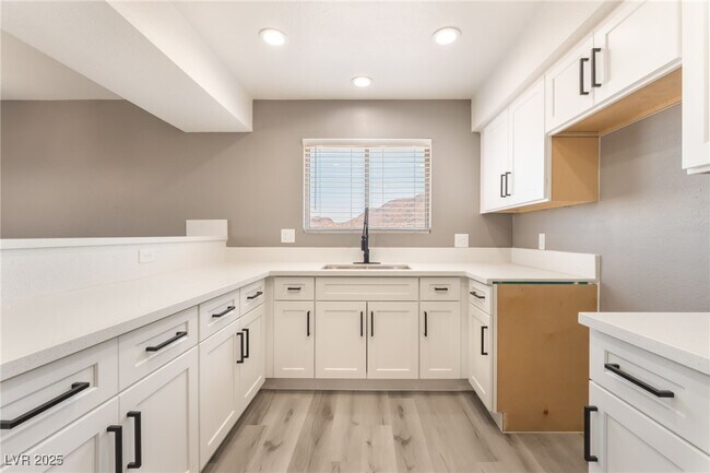 Building Photo - 5689 E Lake Mead Blvd