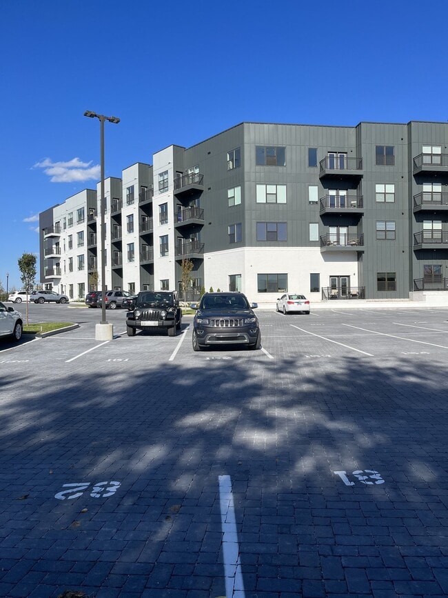 Building Photo - BEAUTIFUL CONDO IN THE HEART OF THE NATIONS IN NASHVILLE, TENNESSEE