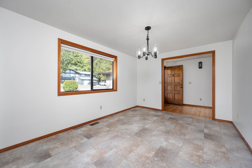 Building Photo - 12371 Rainier Dr