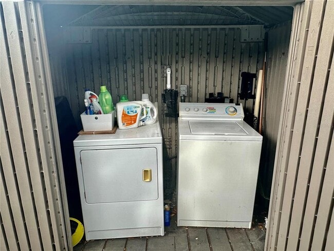 Building Photo - 310 21st Ave S