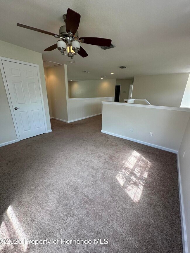 Building Photo - 14227 Wake Robin Dr