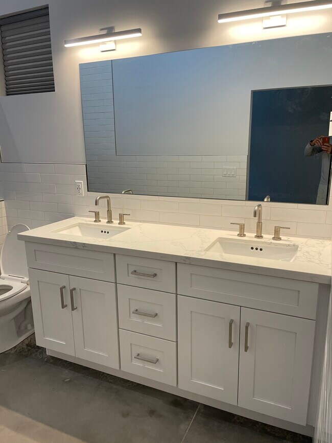 Building Photo - 1220 S Roosevelt St