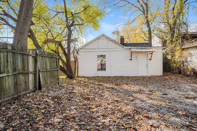 Building Photo - 820 Penn St