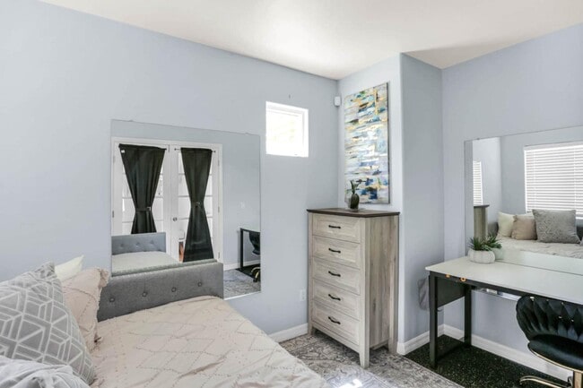 Building Photo - 7635 Family Cir