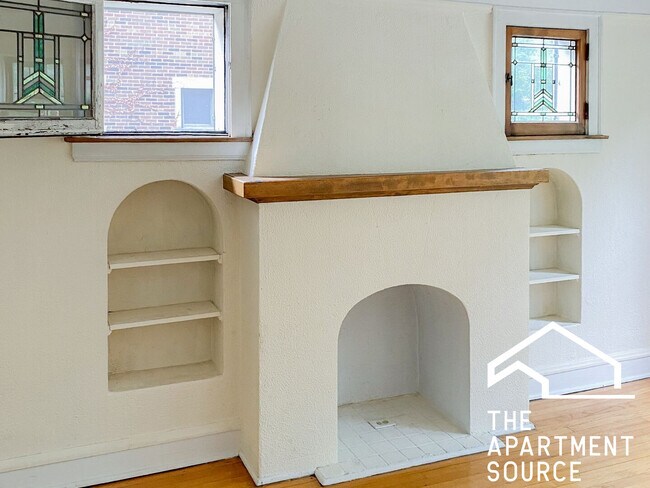 Building Photo - 2613 W Berwyn Ave