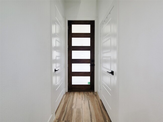 Building Photo - 5019 Creekmont Dr