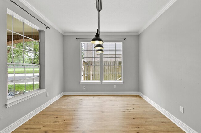 Building Photo - Charming 4-Bed in Clear Lake ISD – Move-In...