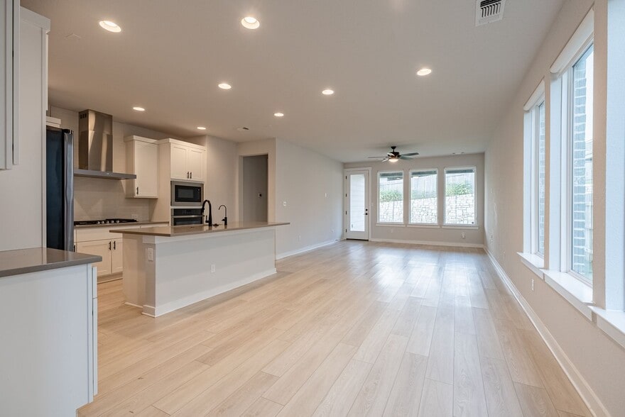 Building Photo - 6413 Night Chinook Dr