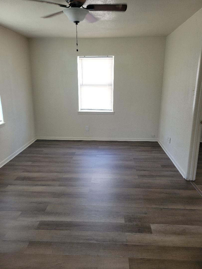 Bedroom - 1607 N W S Young Dr