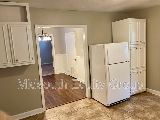 Building Photo - 54 Monroe Ave