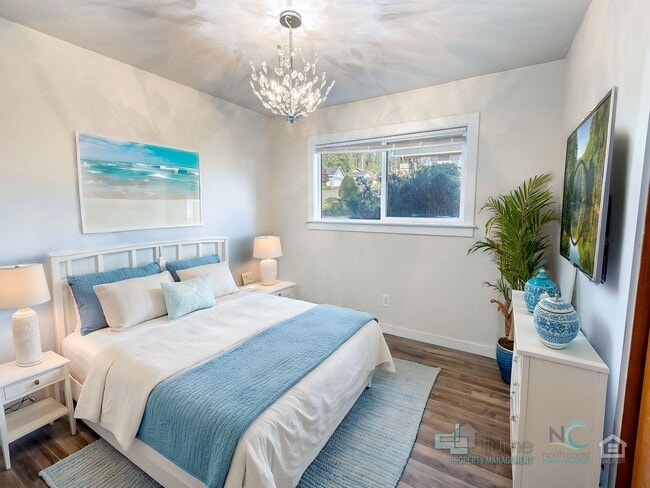 Building Photo - Charming Seaside Home.. Spacious 3 bedroom, 2 bathrooms!!!