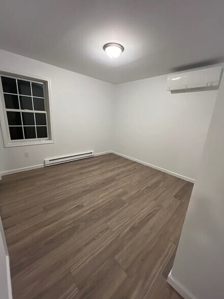 Building Photo - 156 Grove Ave