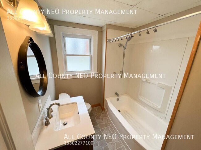 Building Photo - 1442 Cordova Ave