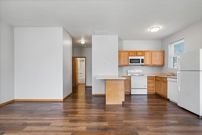 Building Photo - Seelyville Terrace