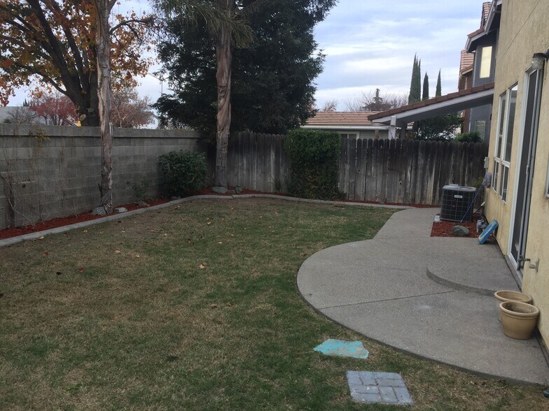 Building Photo - 1573 Shadowood Ct