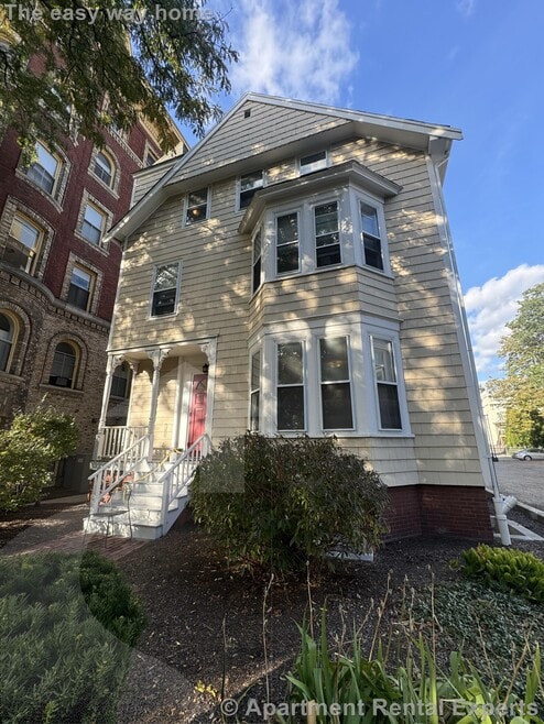 Building Photo - 381 Harvard St