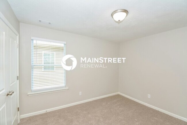 Building Photo - 3 Bedroom Pet-Friendly Home in Nashville, TN with Main Street Renewal
