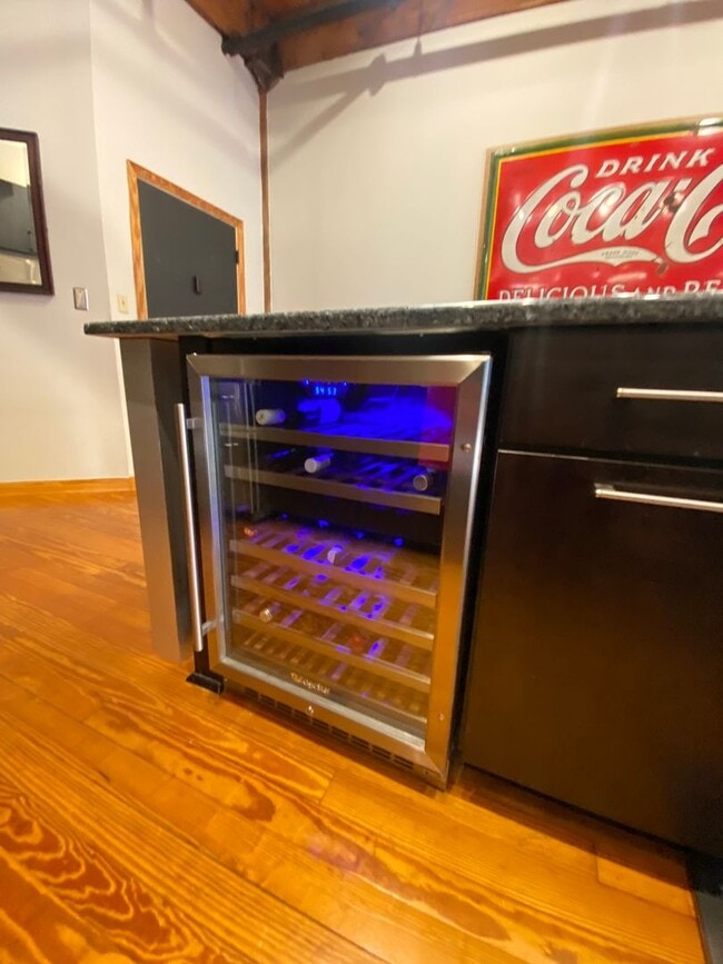 Building Photo - Stunning Fully Furnished Loft in the Heart of Norfolk