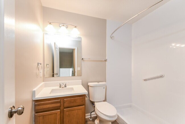 Building Photo - 17124 Rushmore Dr