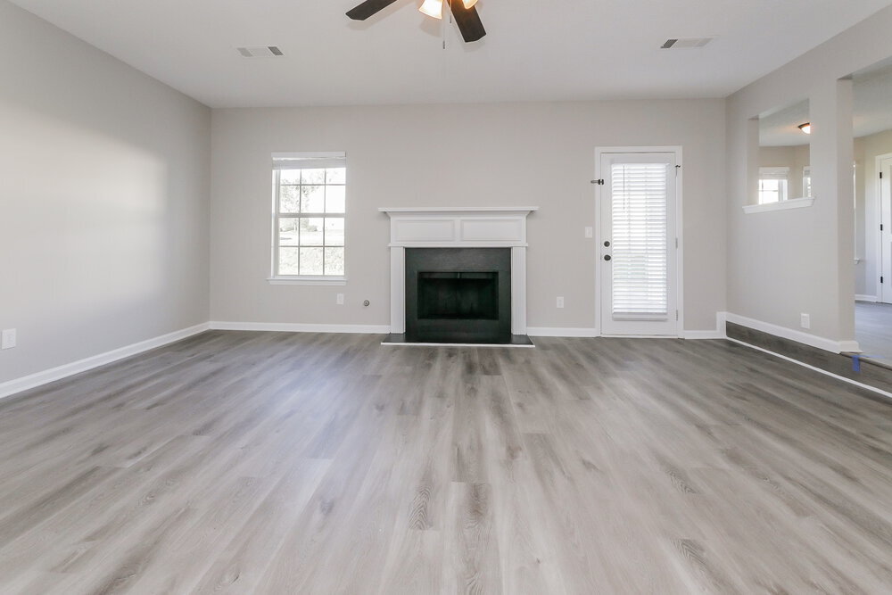 Building Photo - 1103 Village Oaks