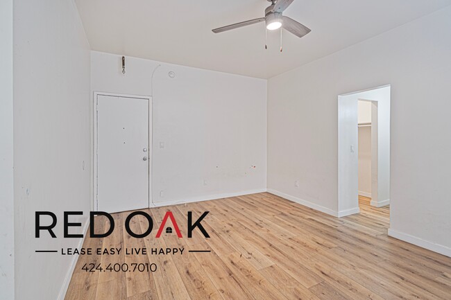 Building Photo - Newly Redone Studio Featuring Whitewashed ...