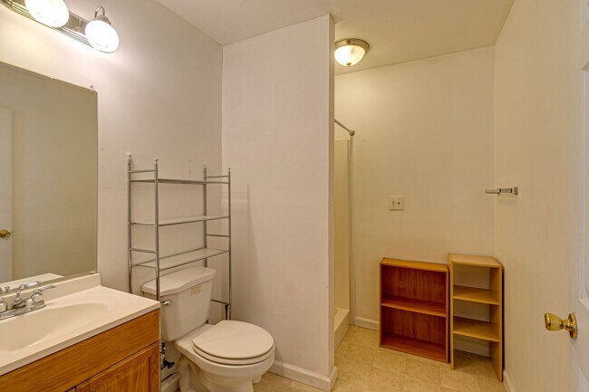 Building Photo - Cozy One Story, 3 bedroom, 2 baths, 1411 sqft