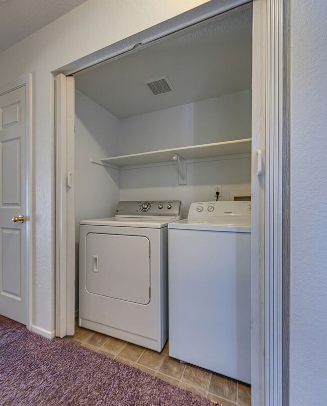 Building Photo - Peaceful Cul-De-Sac Living with Spacious Comfort and Everyday Convenience