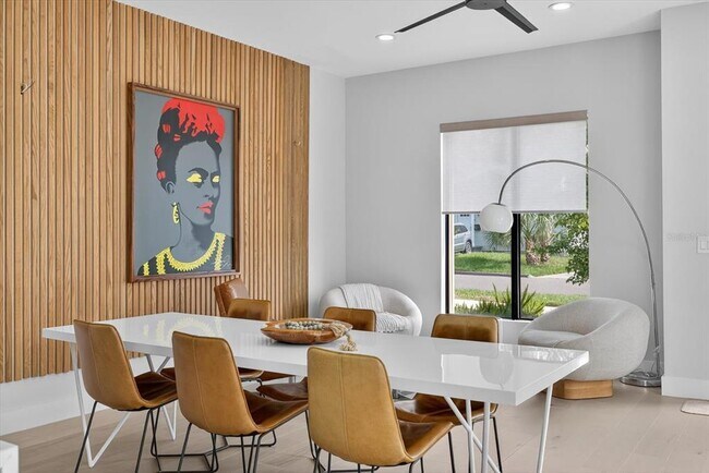 Building Photo - 423 W Amelia Ave