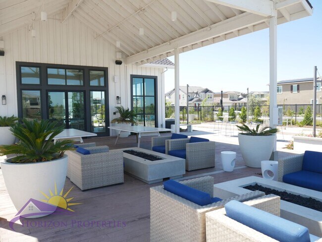 Building Photo - Modern Two-story 4 Bed 3.5 Bath 2,786 sqft...