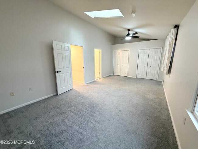 Building Photo - 41 Weller Pl