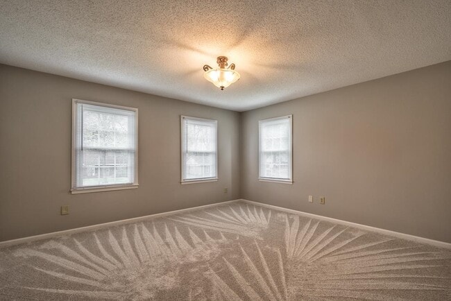 Building Photo - 2598 Cedar Ridge Dr