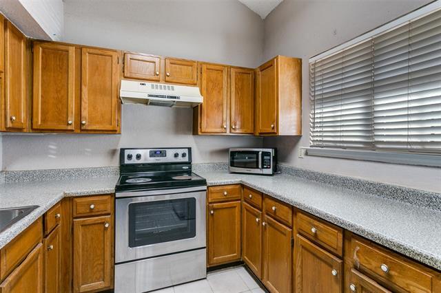 Building Photo - 3009 Hilltop Dr