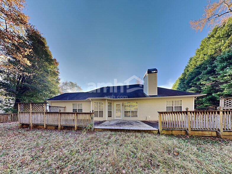 Building Photo - 515 Chaseridge Dr