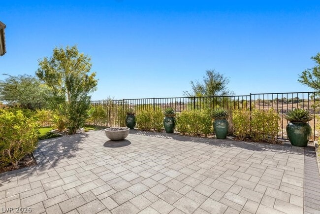 Building Photo - 9161 Tudor Park Pl