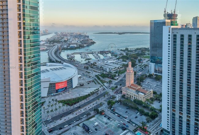 Building Photo - 851 NE 1st Ave