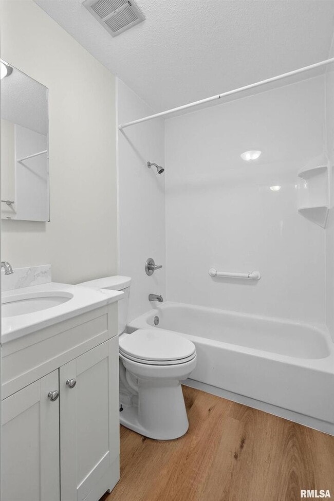 Building Photo - 3106 Maplecrest Rd