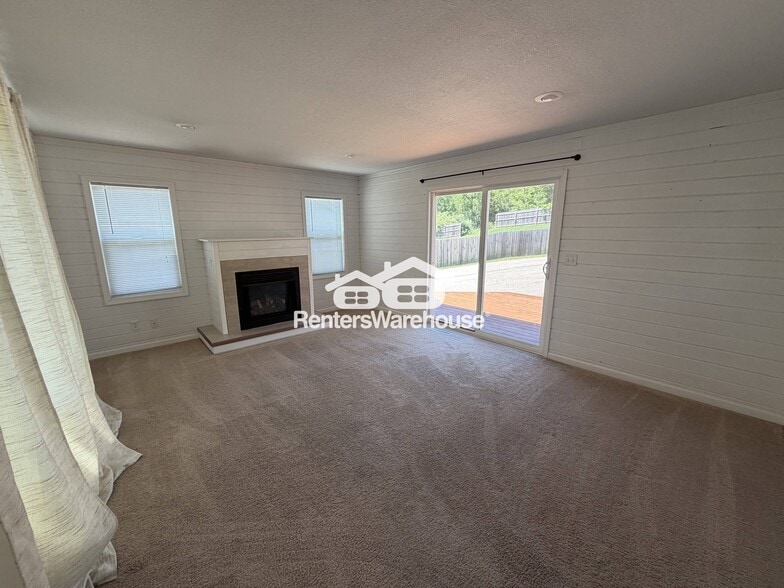 Building Photo - 2907 Knollwood Dr SE