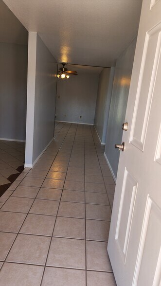 Building Photo - 3808 W Malapai Dr