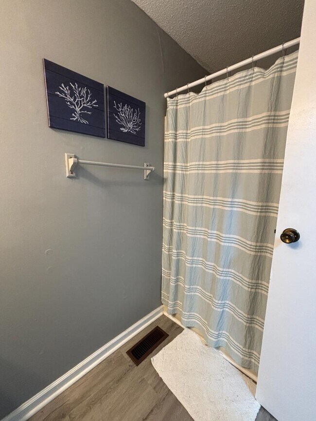 Building Photo - 3700 Golf Colony Ln