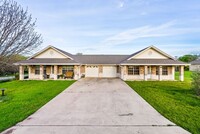 Building Photo - 125 Satch Dr
