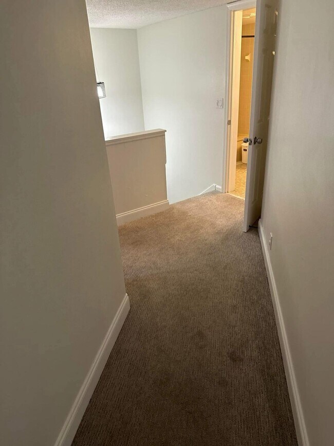 Building Photo - 103 Weybridge Cir