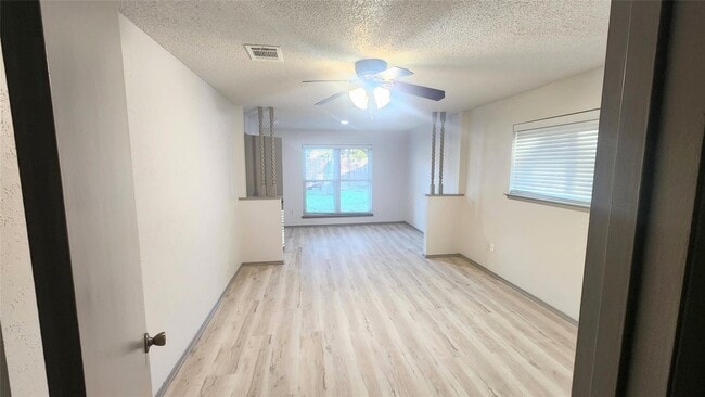 Building Photo - 22422 Deville Dr