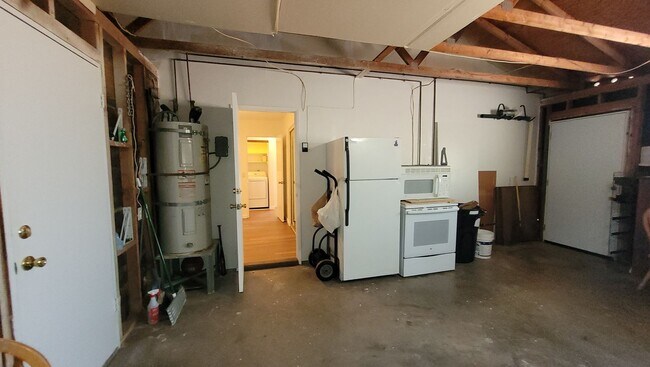Building Photo - Beautifully Renovated Home In Ramona